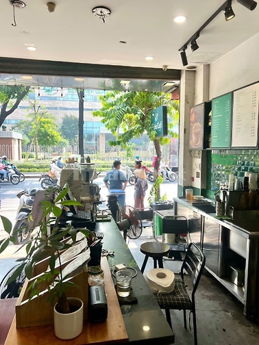 Sang quán cà phê Laha Coffee mặt tiền Nguyễn Kiệm, Gò Vấp