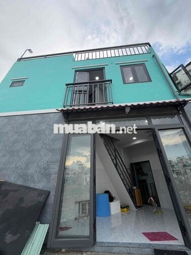 Cho thuê nhà mới xây MT Rạch Xuyên Tâm, Bình Thạnh – Trệt lầu ST, KD
