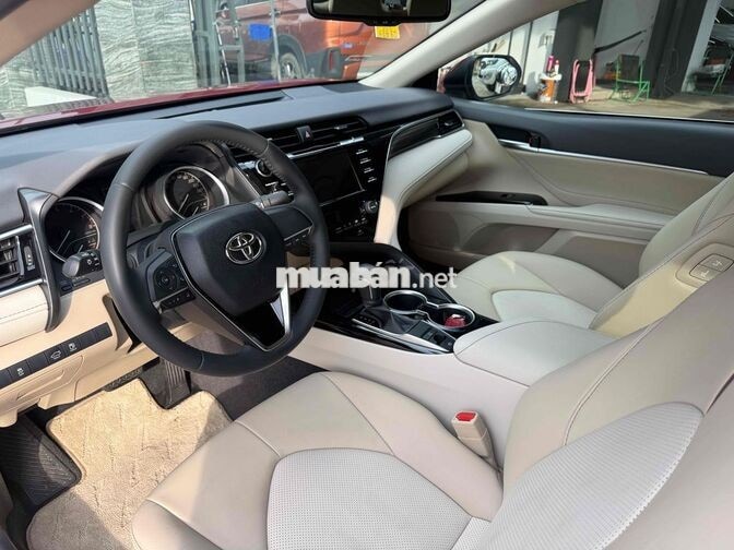 Toyota Camry 2.0G 2020 Đỏ 8000km
