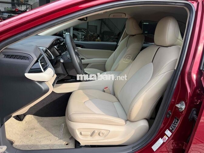 Toyota Camry 2.0G 2020 Đỏ 8000km