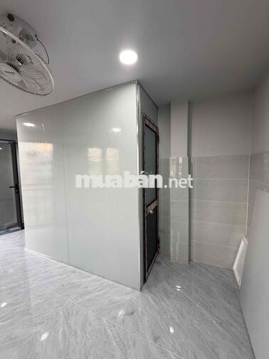 Cho thuê nhà mới xây MT Rạch Xuyên Tâm, Bình Thạnh – Trệt lầu ST, KD