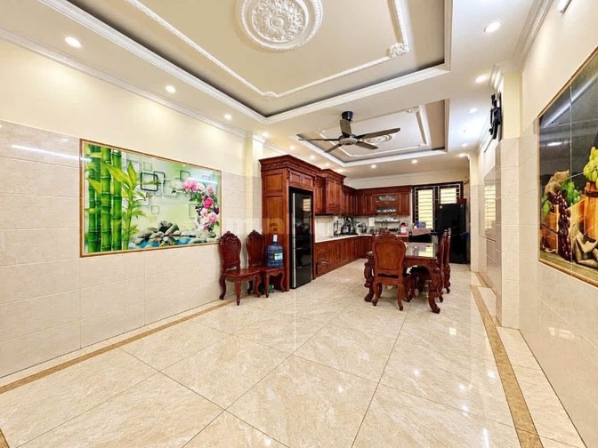 Cho thuê nhà nguyên căn Lạc Long Quân Q.Tân Bình - 4,5m x 23m 