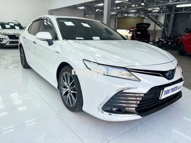Toyota Camry 2.5 HEV Trắng 2022 Hybrid Thái Lan