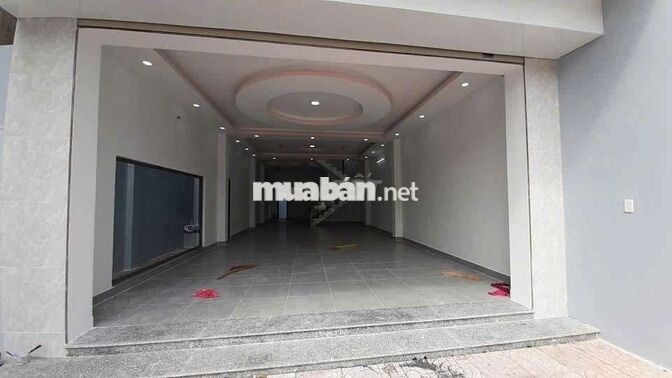 CHO THUÊ NHÀ MẶT TIỀN 935 QUANG TRUNG – VỊ TRÍ ĐẸP, KHÔNG GIAN RỘNG