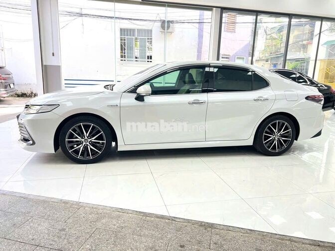 Toyota Camry 2.5 HEV Trắng 2022 Hybrid Thái Lan