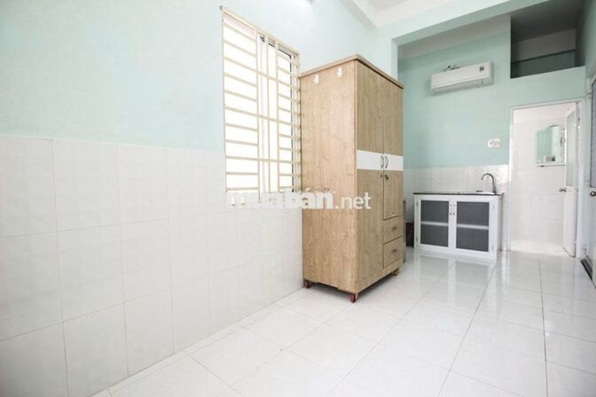 Phòng 2 cửa sổ thoáng , nhà sạch sẽ an ninh Cách Mạng Tháng 8 Quận 10