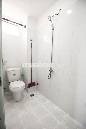 Phòng 2 cửa sổ thoáng , nhà sạch sẽ an ninh Cách Mạng Tháng 8 Quận 10