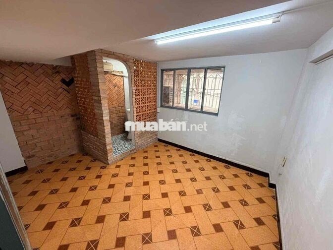 Cho thuê căn trệt CC 518 Võ văn Kiệt