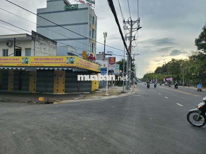 4 căn góc sau lưng bệnh viện ĐKAG
