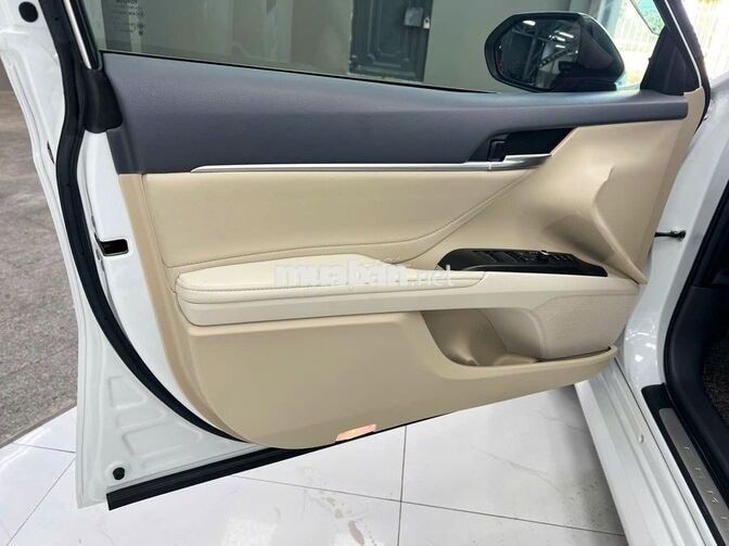 Toyota Camry 2.5 HEV Trắng 2022 Hybrid Thái Lan