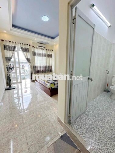 phòng có ban công 1 người ở hẻm 417 Quang Trung