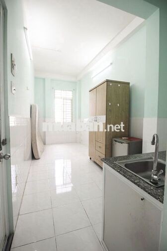 Phòng 2 cửa sổ thoáng , nhà sạch sẽ an ninh Cách Mạng Tháng 8 Quận 10