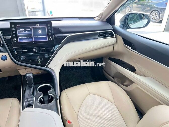 Toyota Camry 2.5 HEV Trắng 2022 Hybrid Thái Lan
