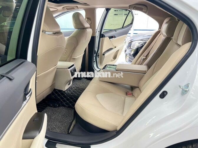 Toyota Camry 2.5 HEV Trắng 2022 Hybrid Thái Lan
