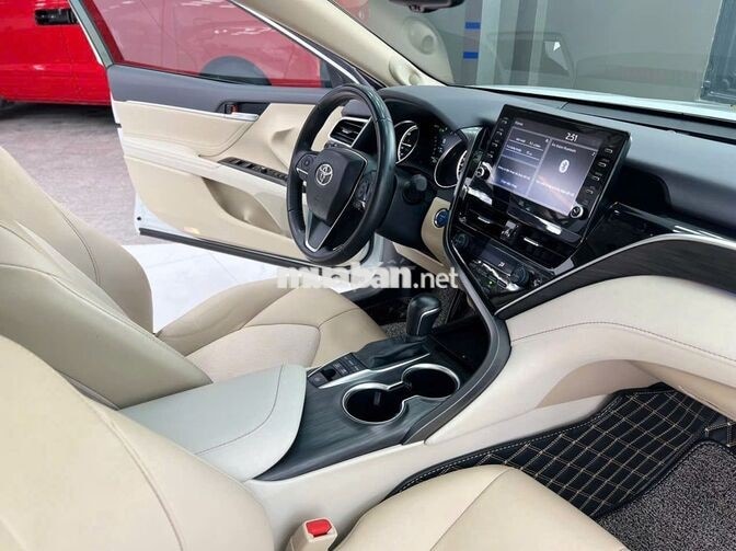 Toyota Camry 2.5 HEV Trắng 2022 Hybrid Thái Lan