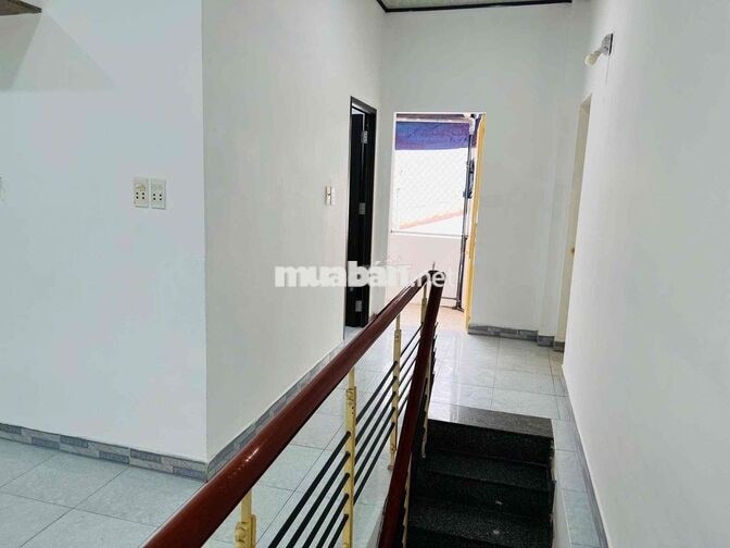 Cho thuê nhà nguyên căn Kiệt Lê Độ, gần sát mặt tiền.