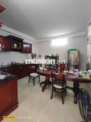 Nhà 3pn 3wc HBC đường 49 giá 14triệu