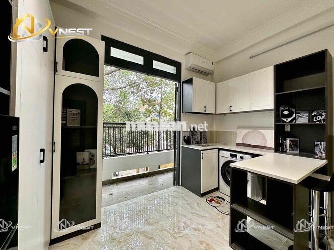 Studio ban công tiện nghi ngay út tịch - cộng hoà