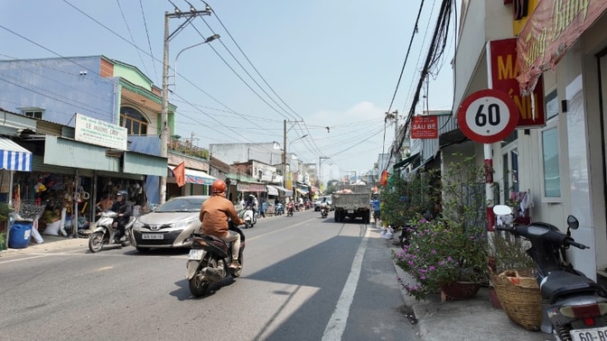 Đất vườn 600m2 ngay trung tâm, 160m2 thổ cư, gần chợ Tân Bình