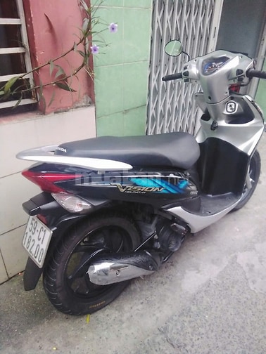 Bán xe Vision - 2012.  Màu đen - Bạc; PCX - 2012 - Màu vàng - Đồng 