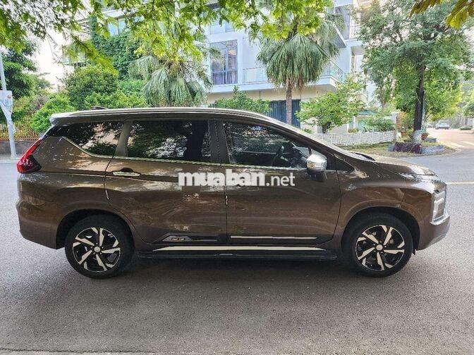 Mitsubishi Xpander Premium 2022 Nâu 7 chỗ