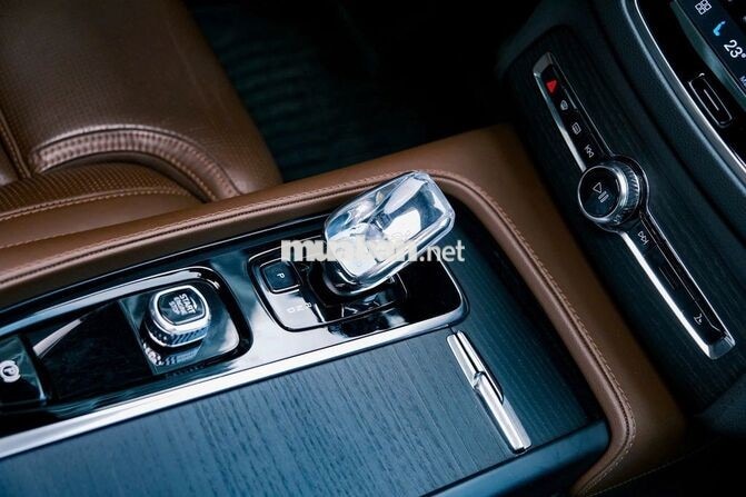 Volvo XC90 T8 2024 Bản Cao Xăng Điện Thụy Điển