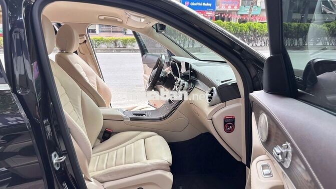 Mercedes-Benz GLC200 4Matic 2021 Đen 4 vạn km
