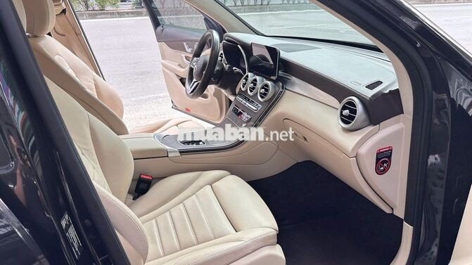 Mercedes-Benz GLC200 4Matic 2021 Đen 4 vạn km