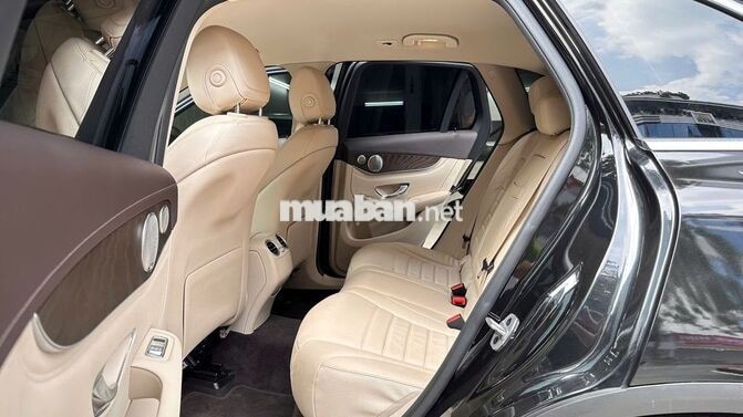 Mercedes-Benz GLC200 4Matic 2021 Đen 4 vạn km