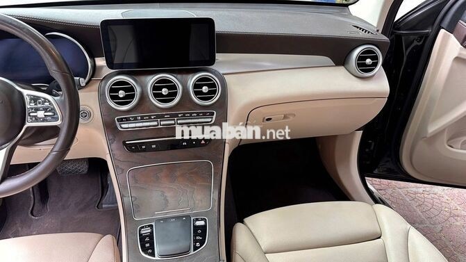 Mercedes-Benz GLC200 4Matic 2021 Đen 4 vạn km