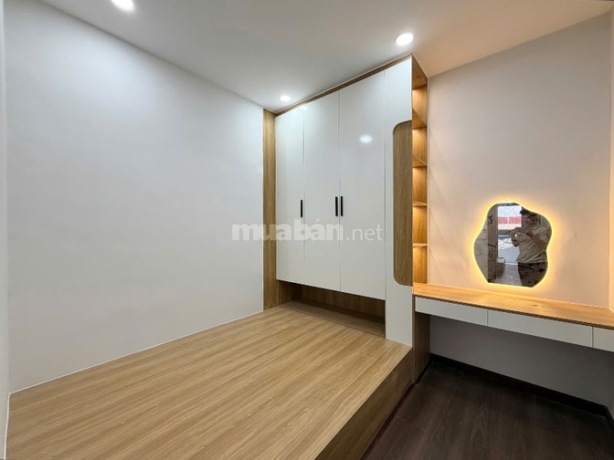 Nhà mới đẹp 3 tầng - Hẻm Xe Hơi Điện Biên Phủ, Nguyễn Thiện Thuật, Quậ