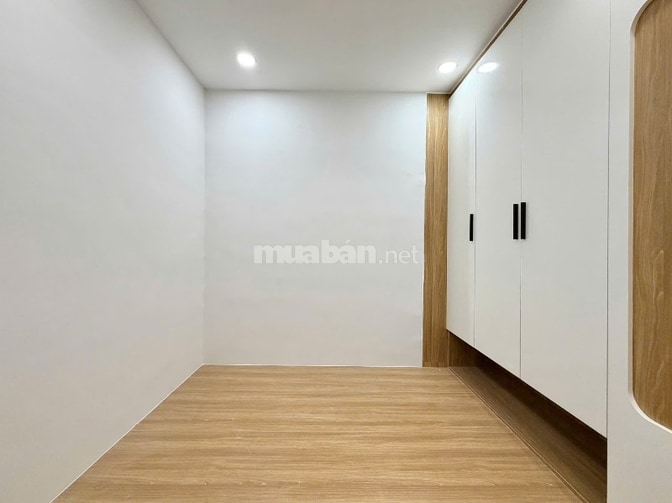 Nhà mới đẹp 3 tầng - Hẻm Xe Hơi Điện Biên Phủ, Nguyễn Thiện Thuật, Quậ