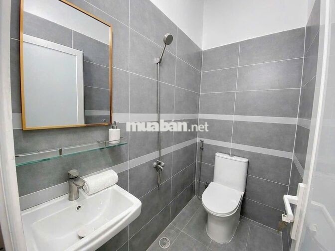 🏤 CHDV MỚI XÂY SẴN NỘI THẤT TÁCH BẾP CỬA SỔ TRỜI CUỐI ĐƯỜNG TÊN LỬA