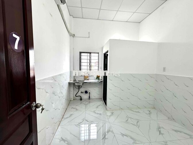 PHÒNG MỚI - CỰC KÌ SINH VIÊN - SẴN MÁY LẠNH - cửa sổ trời