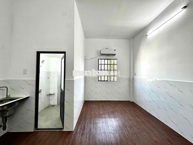 PHÒNG MỚI - CỰC KÌ SINH VIÊN - SẴN MÁY LẠNH - cửa sổ trời