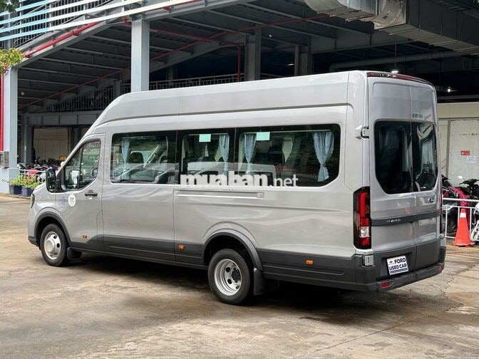 Ford Transit Premium 18C 2025 39.000km Bạc