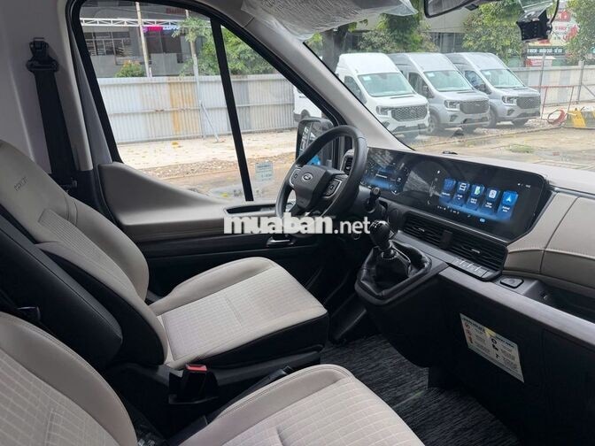 Ford Transit Premium 18C 2025 39.000km Bạc