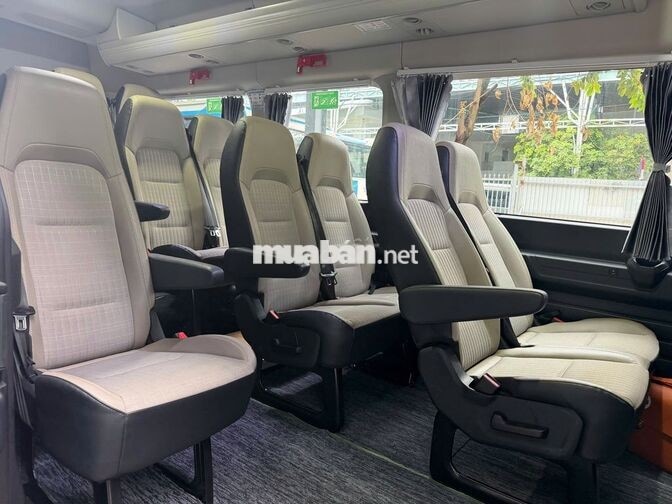 Ford Transit Premium 18C 2025 39.000km Bạc