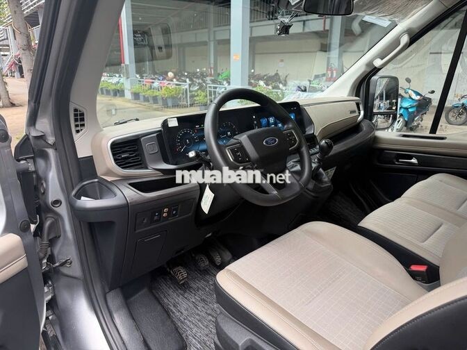 Ford Transit Premium 18C 2025 39.000km Bạc