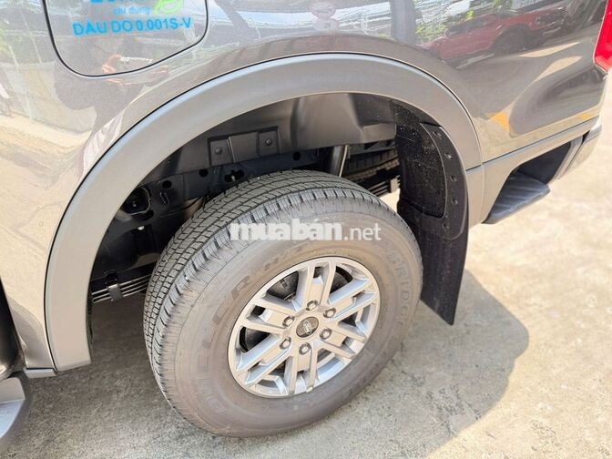 Ford Ranger XLS AT 2025 2 Cầu Tự động Xám