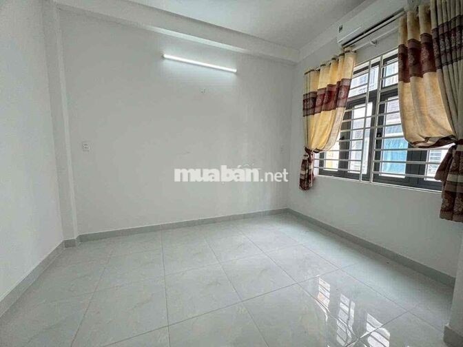 Cho Thuê Phòng Ban Công Ngay Sát Gần Trường Đại Học Văn Lang CS3