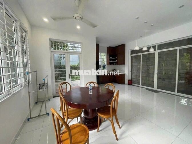 BIỆT THỰ SÂN VƯỜN – KHU BÊN SÔNG - SÁT TTTM GIGAMAL 2 LẦU 3PN 3WC