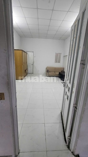 40m2, rộng rãi thoáng mát, an ninh, gần Đầm Sen, chợ, siêu thị, trường