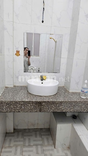 40m2, rộng rãi thoáng mát, an ninh, gần Đầm Sen, chợ, siêu thị, trường