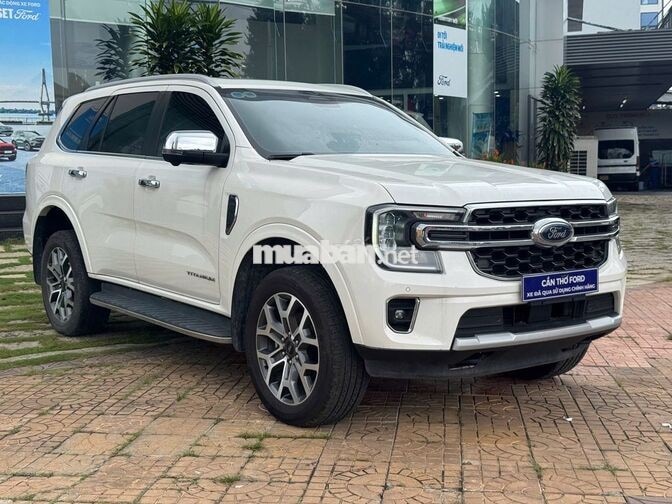 Ford Everest 2024 Titanium 4x2 Trắng