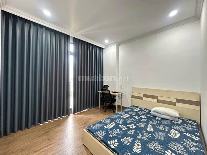 1/Phan Đình Phùng, Phú Nhuận 94m2, 2PN, Sẵn Nội Thất giá 14,5 tr/th