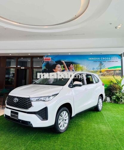 Toyota Innova 2026 mới giảm 50% trước bạ tặng BHTV