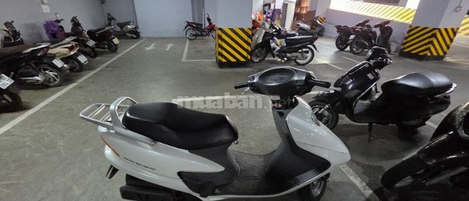 Cần bán xe Spacy honda,màu trắng 125cc, nhập khẩu nguyên bản, đời 2009