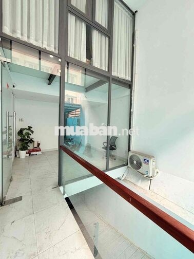 TOÀ NHÀ DÒNG TIỀN GIÁP QUẬN 1 • HẺM Ô TÔ TRÁNH • CÓ THANG MÁY + NT