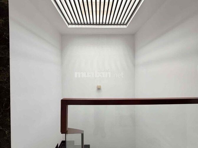 TOÀ NHÀ DÒNG TIỀN GIÁP QUẬN 1 • HẺM Ô TÔ TRÁNH • CÓ THANG MÁY + NT
